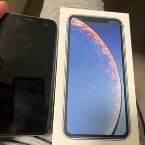 Apple iPhone XR 128GB (Unlocked) (CA) Blue With Box